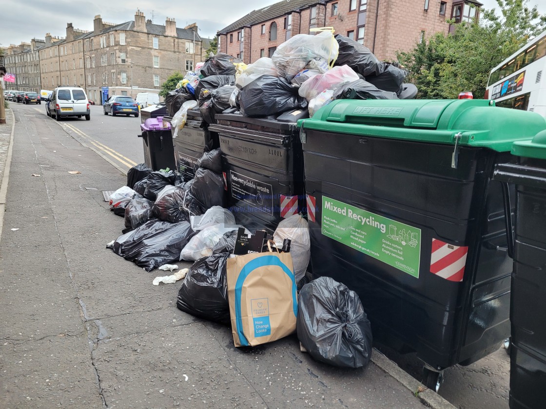 "Rubbish on Easter Road, Edinburgh" stock image