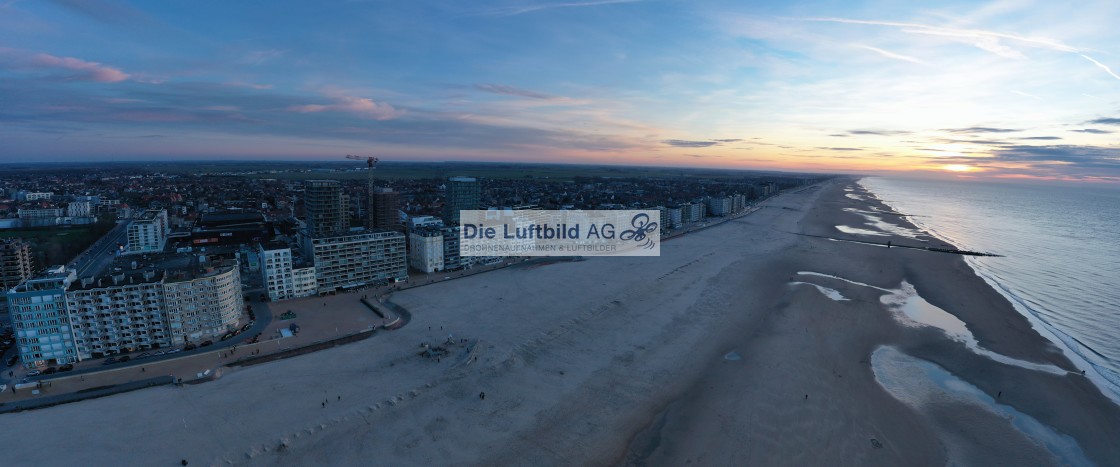 "Panorama Luftbild Oostende Mariakerke Strand Sonnenuntergang Sunset Aerial Beach" by Die Luftbild AG Hans-Jörg Behrendt - $2.47 "Panorama Luftbild Oostende Mariakerke Strand Sonnenuntergang Sunset Aerial Beach" stock image