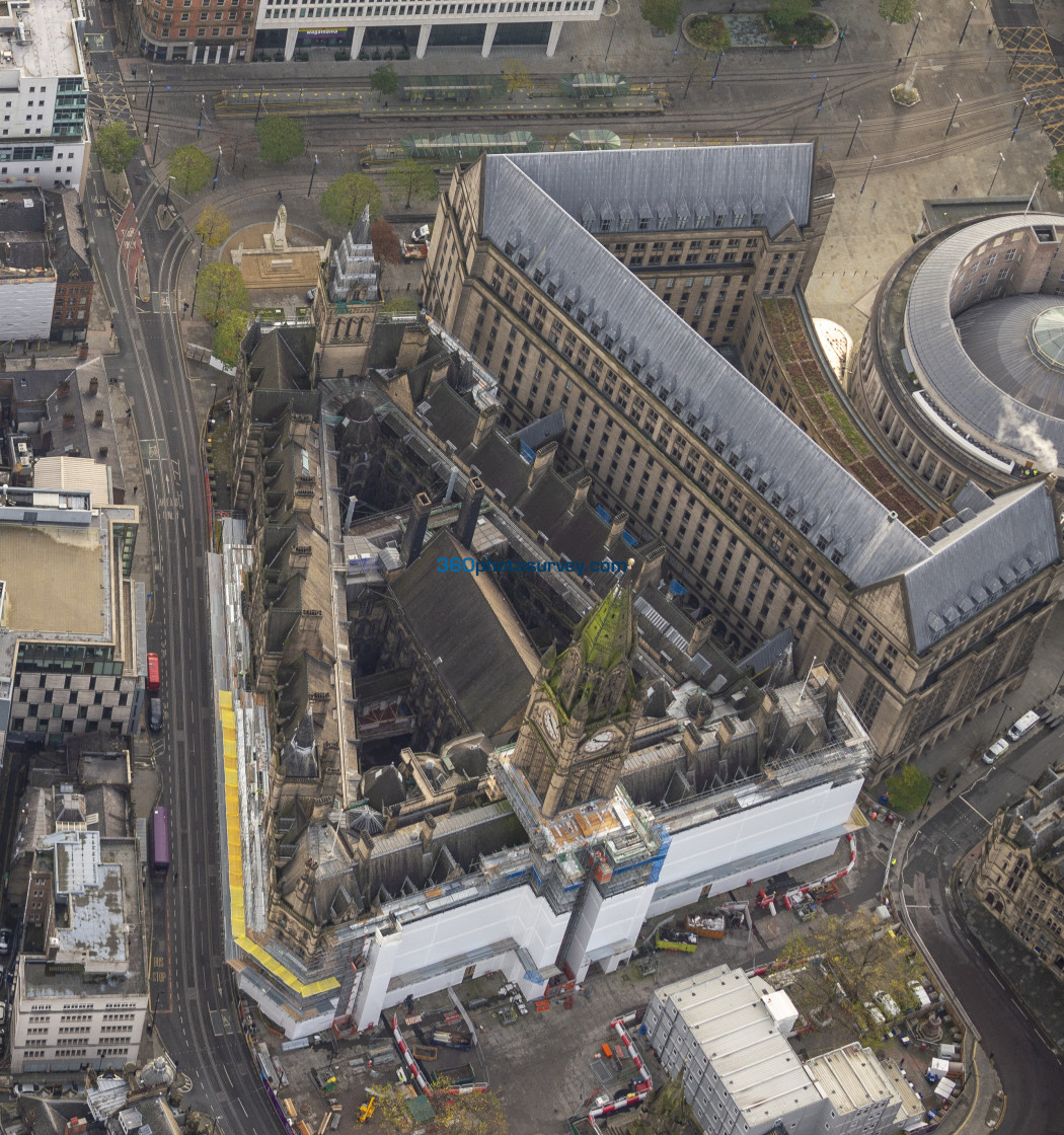 "Manchester Town Hall aerial photo 201105 6" stock image