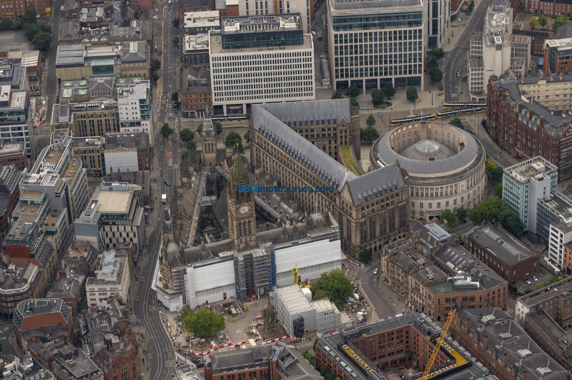 "Manchester Town Hall aerial photo 200919 46" stock image