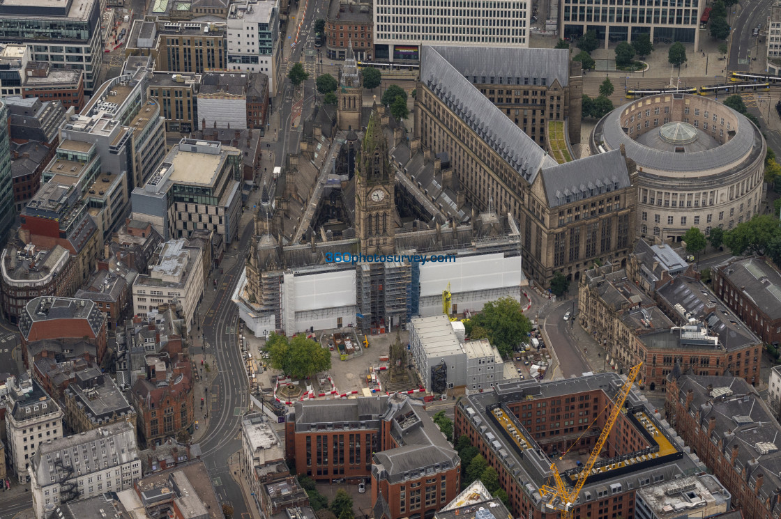 "Manchester Town Hall aerial photo 200919 46" stock image