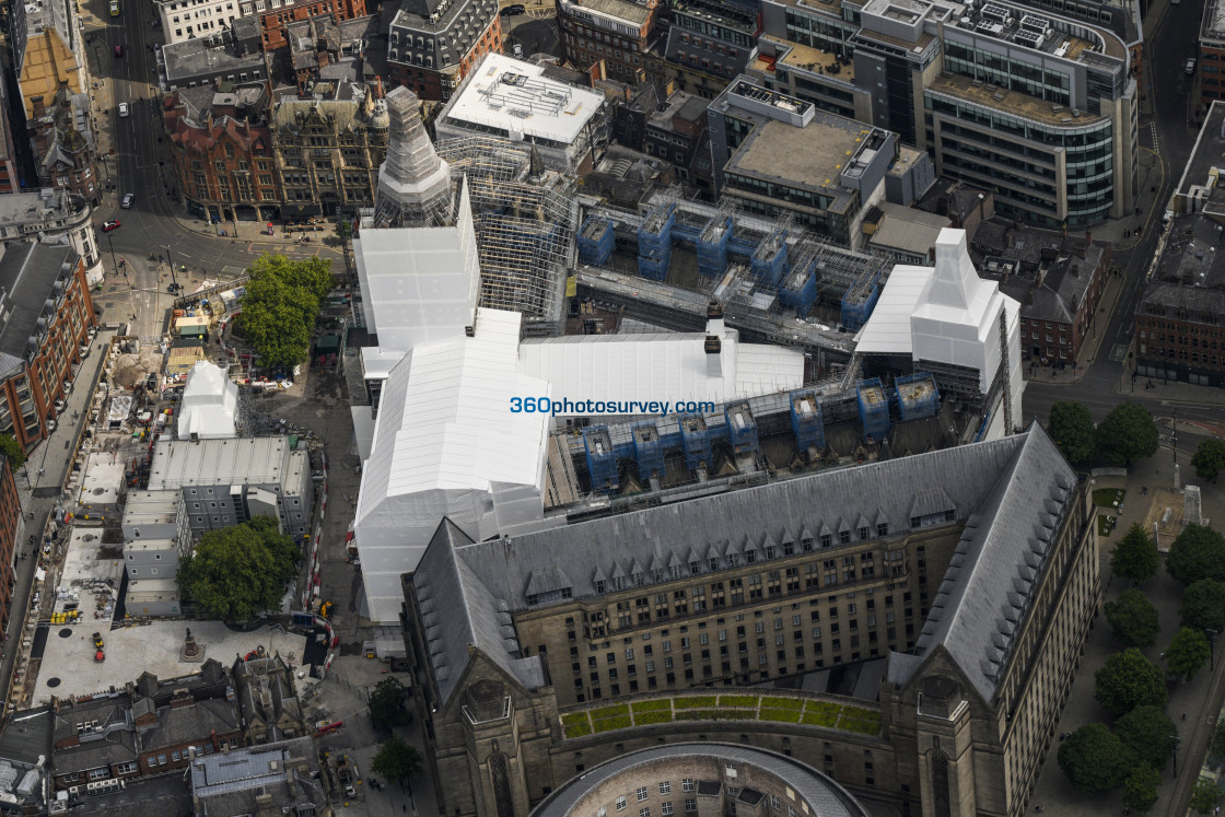 "Manchester Town Hall aerial photo 220602 10a" stock image