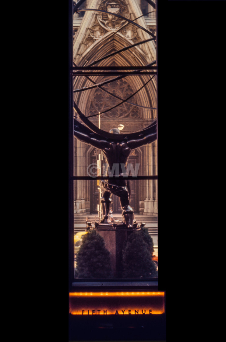 "Atlas statue & St. Patrick's Cathedral" stock image