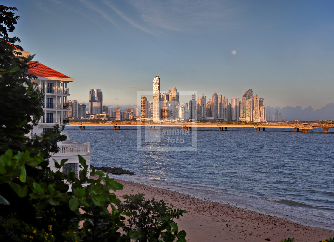 "ciudad desde Casco viejo" stock image