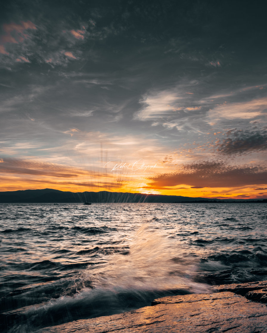 "Flathead Lake Sunset Splash Moody 4:5" stock image