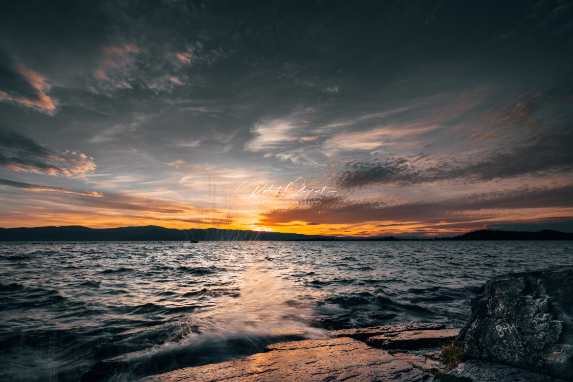 "Flathead Lake Sunset Splash Moody 3:2" stock image