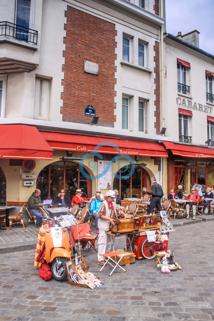 "Street Entertainer, Montmartre, Paris" stock image