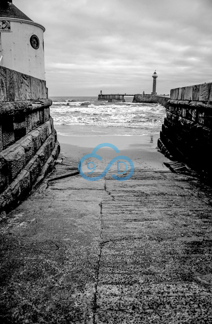 "Whitby West Lighthouse & Beach Shop" stock image