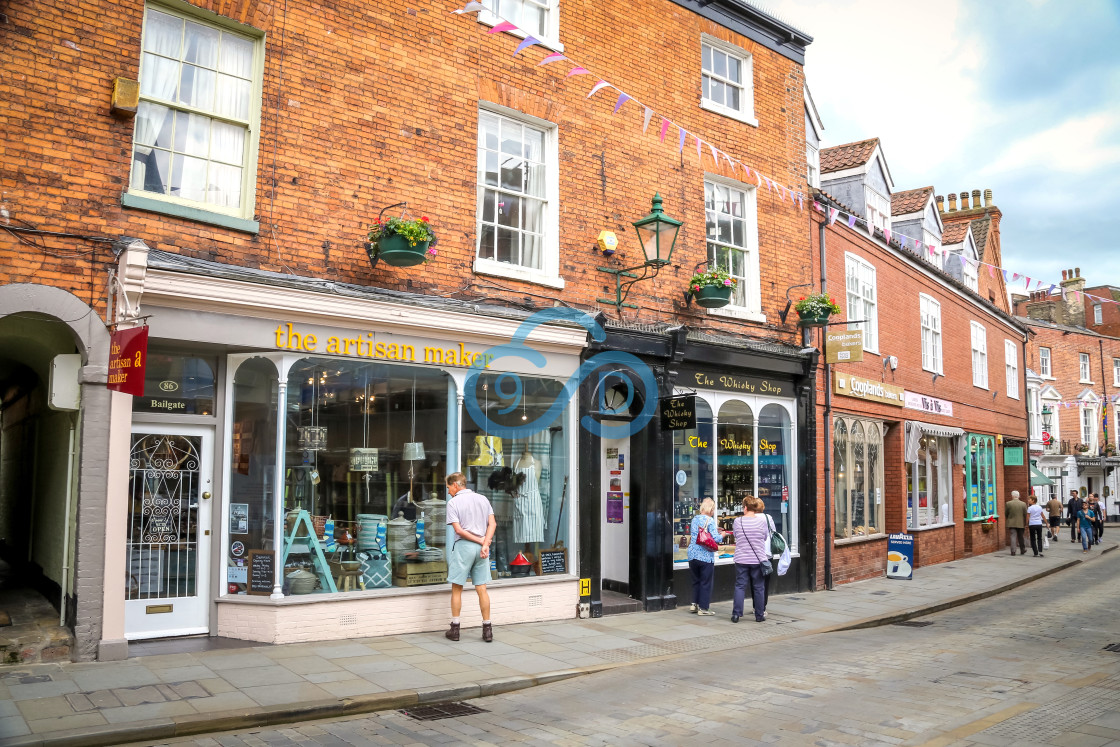 "Shoppers in Lincoln" stock image