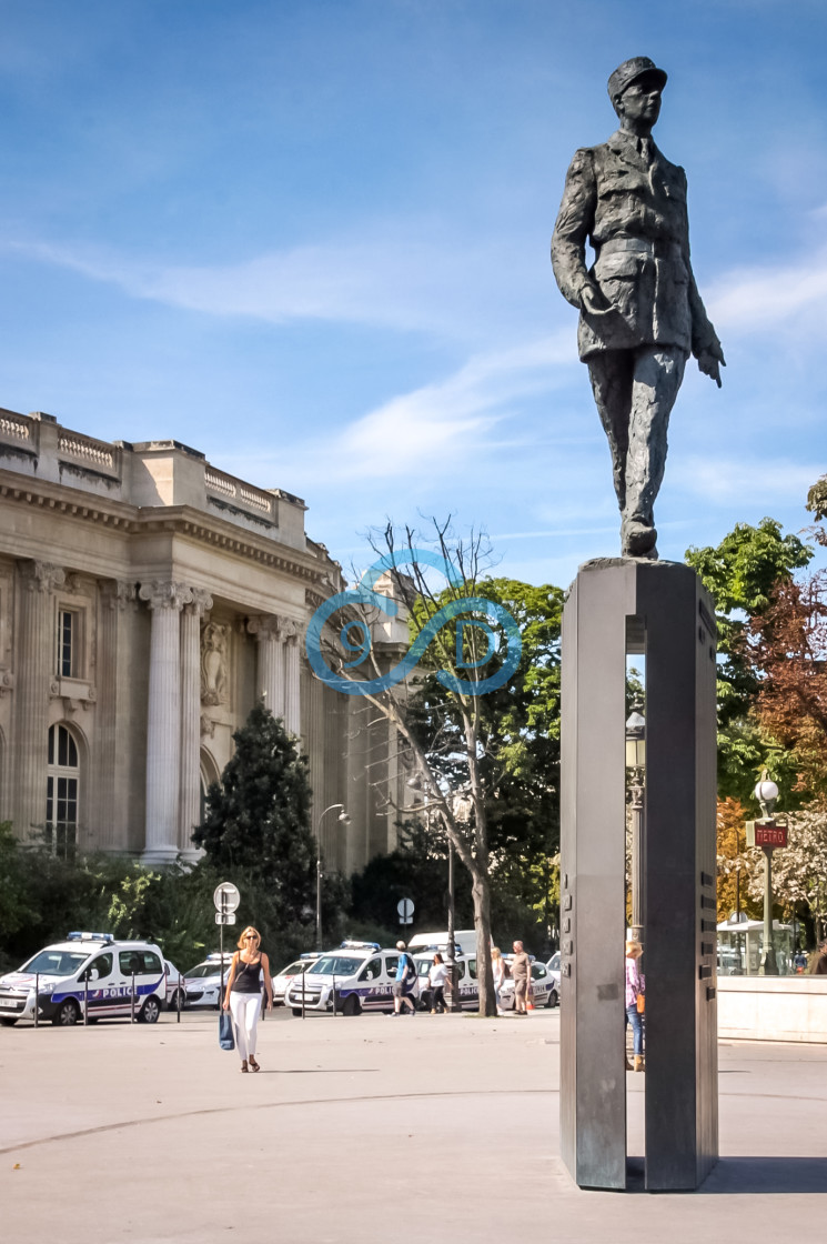 "Charles de Gaulle Statue, Paris" stock image