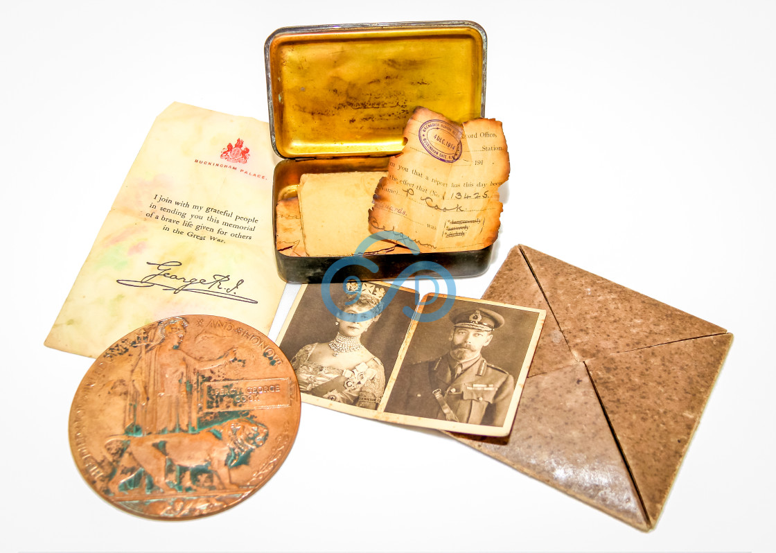 "WW1 Christmas Tin and Dead Mans Penny" stock image