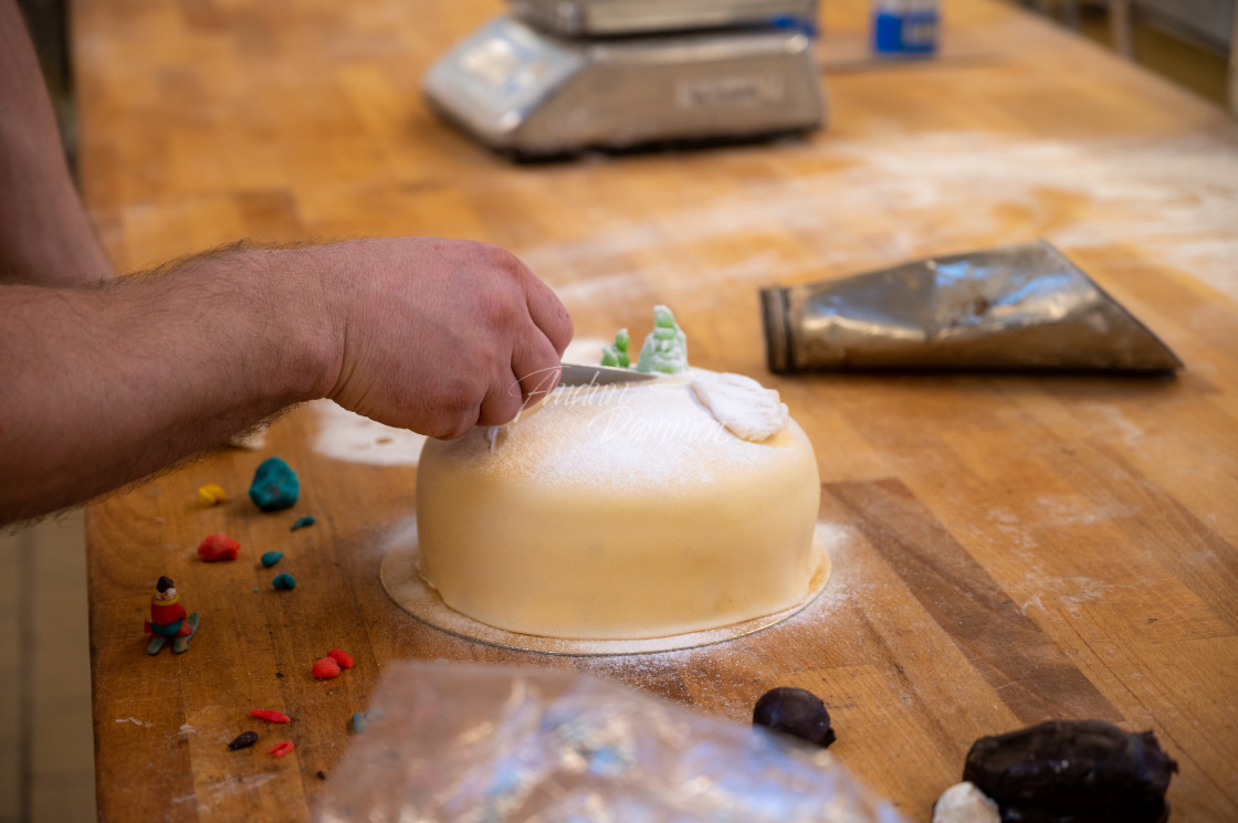 "Decorating cake" stock image