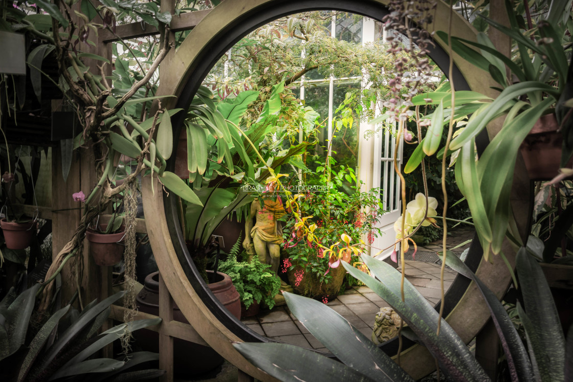 "Through the hole" by Brashley Photography - £14.50 "Through the hole" stock image