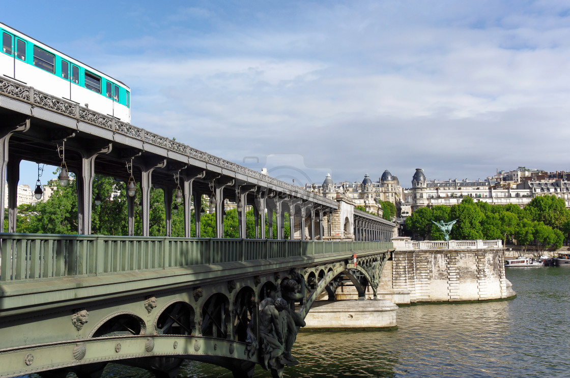 "Bir-Hakeim bridge" stock image