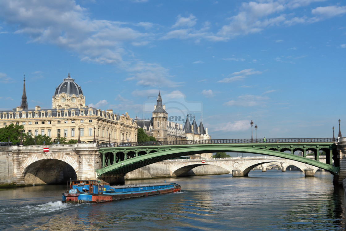 "Notre-Dame bridge" stock image