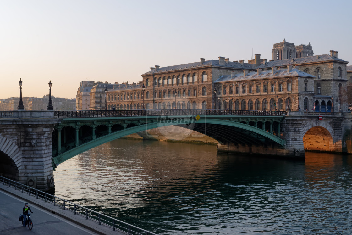 "Notre-Dame bridge sunrise" stock image