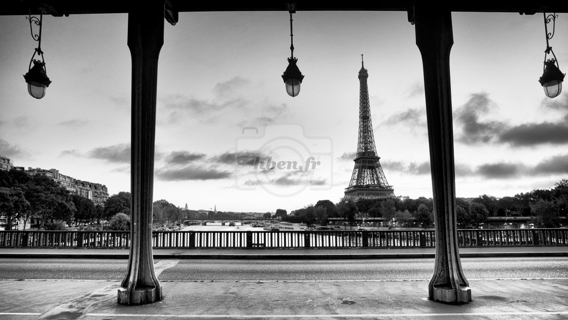 "Eiffel tower and Bir-Hakeim bridge" stock image