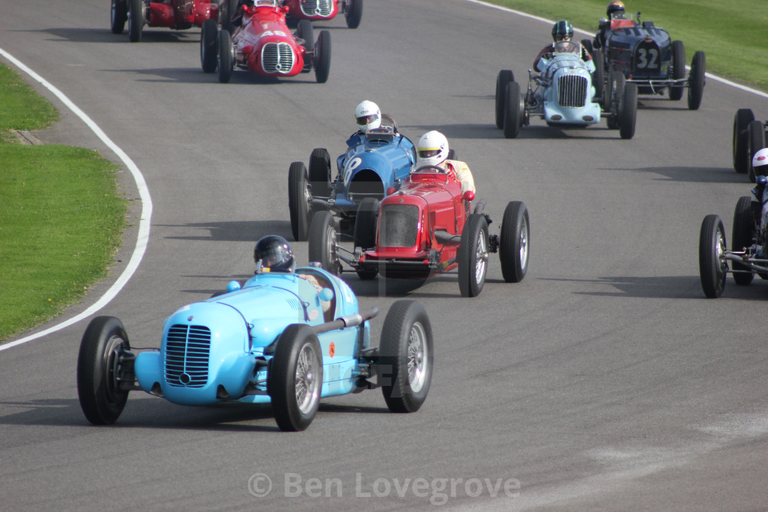 "1930s Classic Cars, Madgewick Corner" by Ben Lovegrove - £10.00 "1930s Classic Cars, Madgewick Corner" stock image