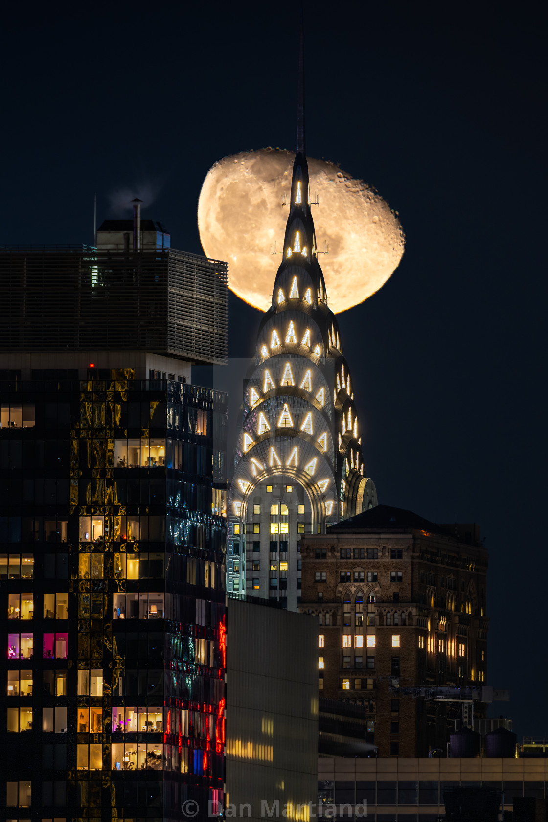 "When you get caught between the moon and new york city." stock image