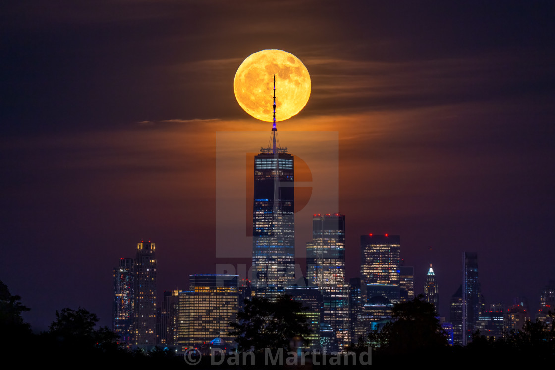 "Strawberry moon over One World Trade Center" stock image