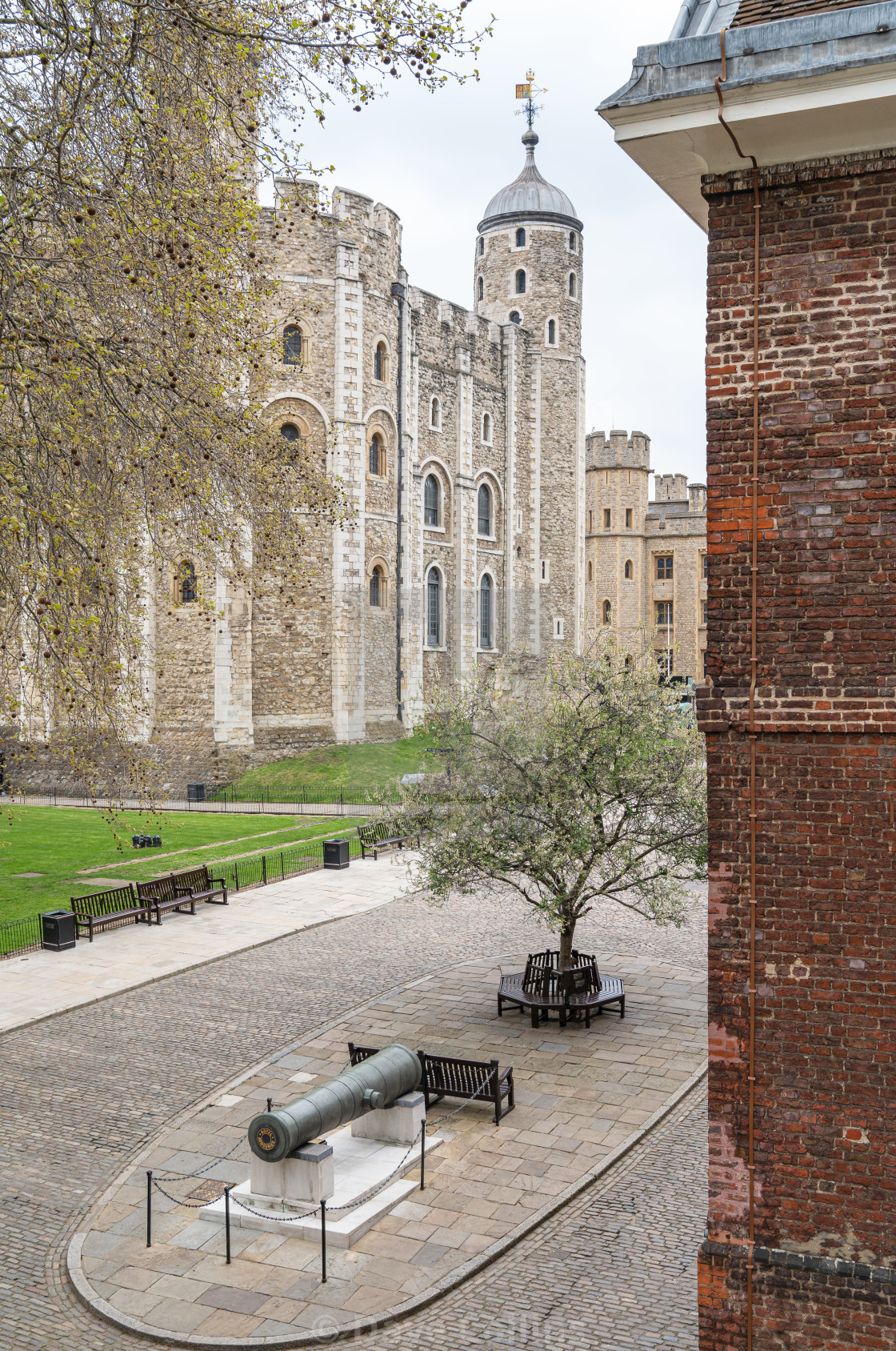 "The White or Central Tower of the Tower of London see from near the Salt Tower in the wall, London, England" stock image