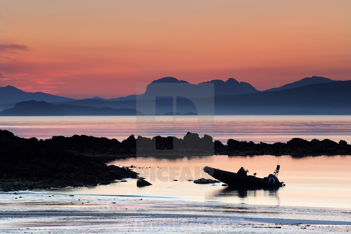 "Suilven in Spectacular Misty Pre-Dawn Light, Scotland, UK" stock image