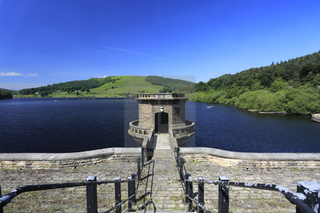 Summer View Over Ladybower Reservoir Derwent Valley Derbyshire Peak License Download Or Print For 00 Photos Picfair