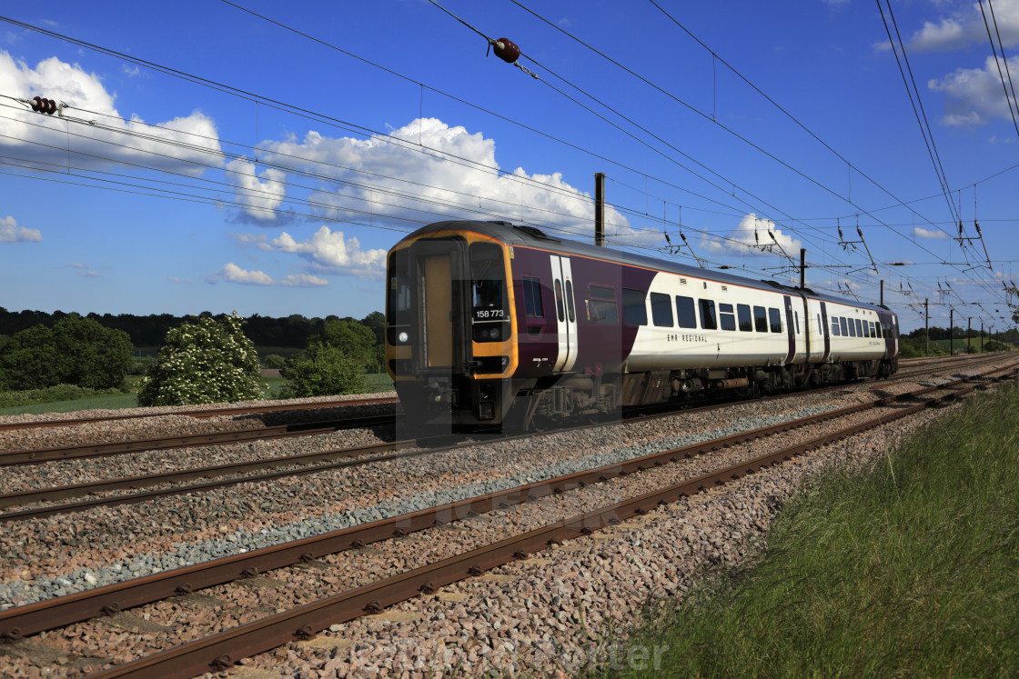 "158 773 EMR Regional, East Midlands train, Newark on Trent, Nottinghamshire,..." stock image