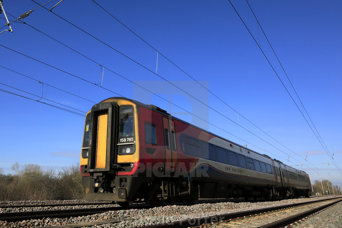 "158785 EMR Regional, East Midlands train, Newark on Trent, Nottinghamshire,..." stock image