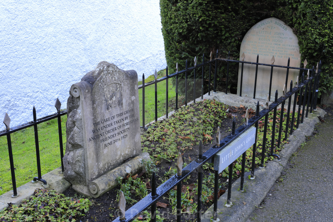 "Little Johns Grave, St Michaels church, Hathersage village, Derbyshire, Peak..." stock image