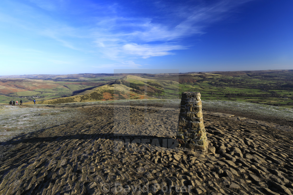 "Walkers at Mam Tor summit cairn, Vale of Castleton, Derbyshire, Peak District..." stock image