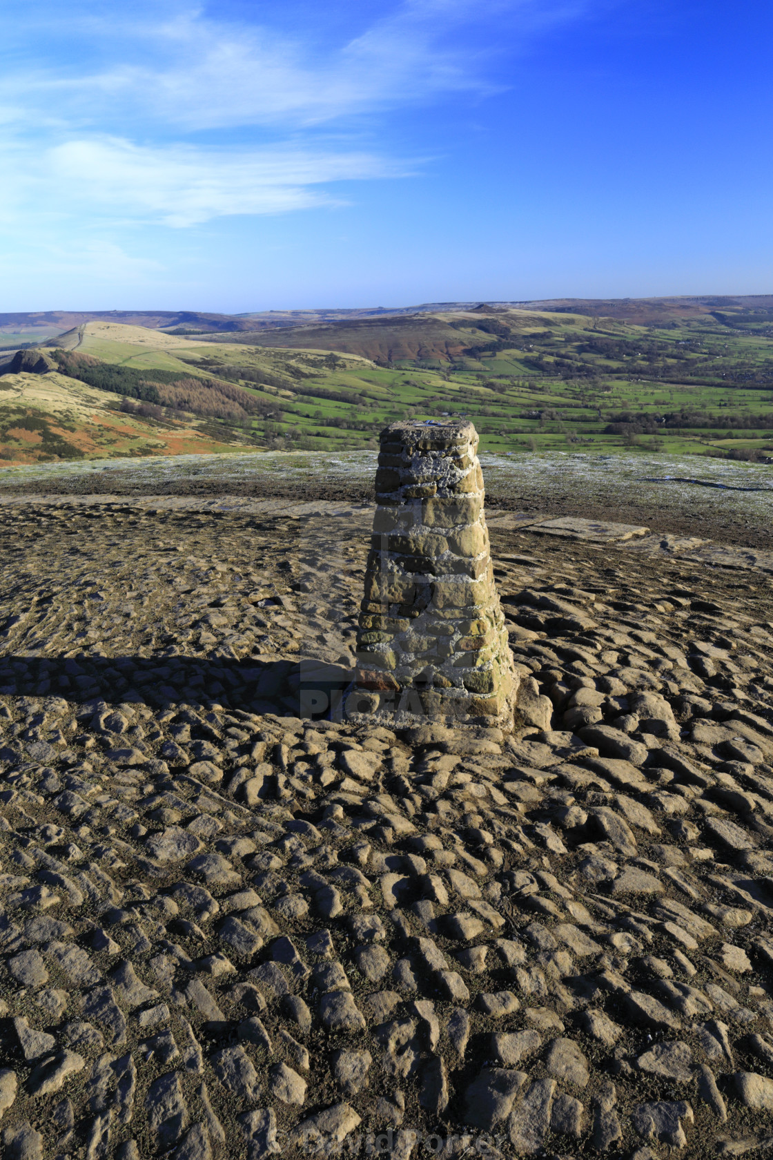 "Walkers at Mam Tor summit cairn, Vale of Castleton, Derbyshire, Peak District..." stock image