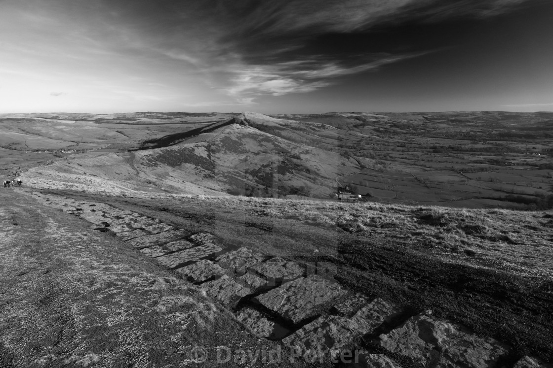 "Walkers along the Mam Tor ridge, Vale of Castleton, Derbyshire, Peak District..." stock image