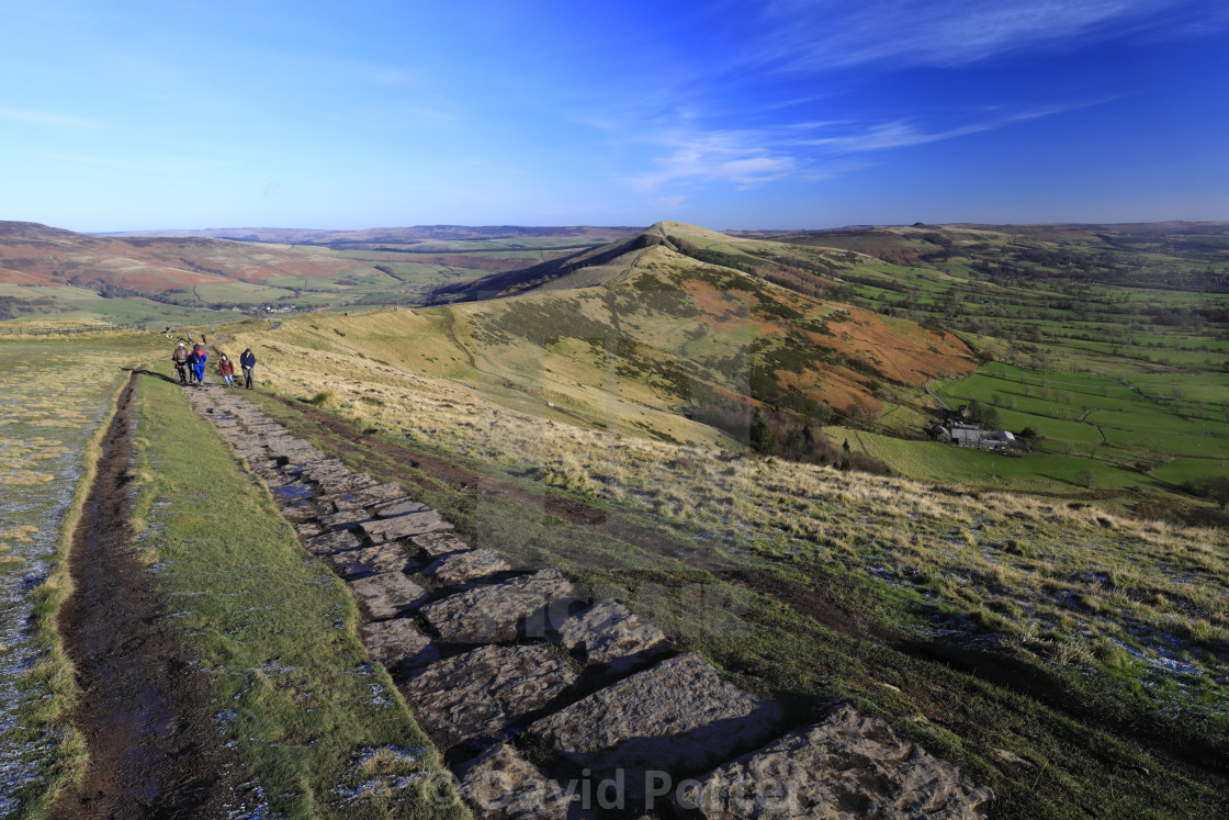 "Walkers along the Mam Tor ridge, Vale of Castleton, Derbyshire, Peak District..." stock image