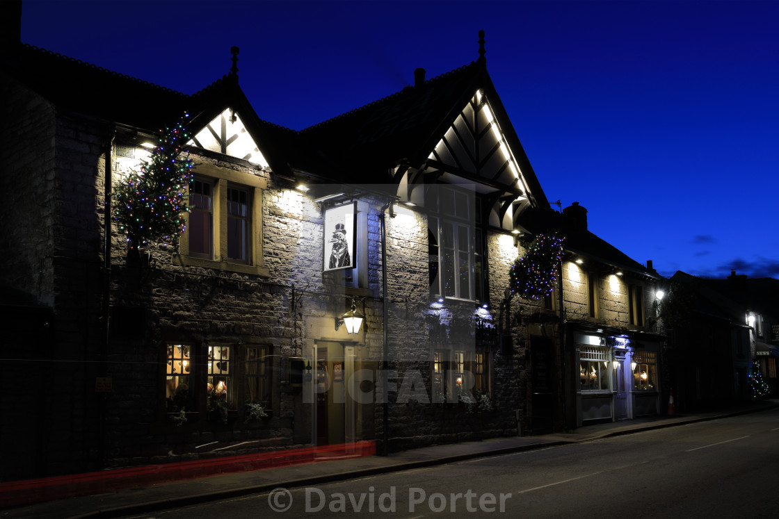 "The Peak Hotel, Castleton village, Derbyshire, Peak District National Park,..." stock image