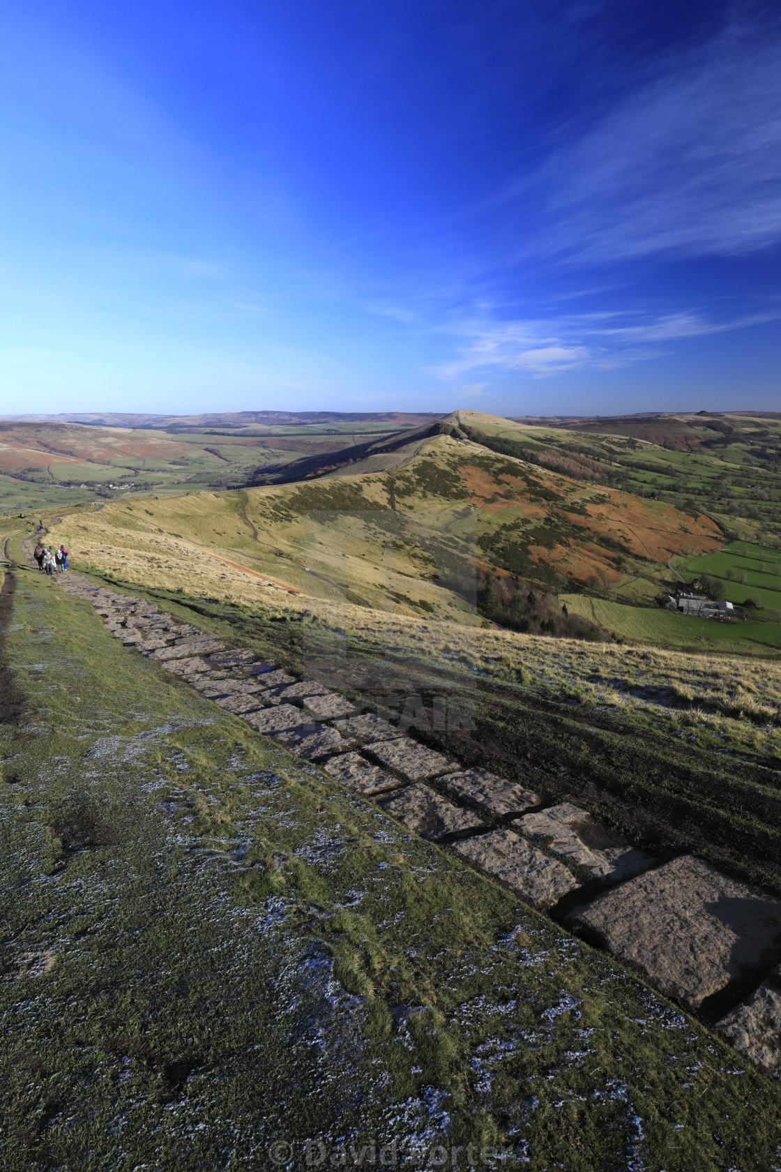 "Walkers along the Mam Tor ridge, Vale of Castleton, Derbyshire, Peak District..." stock image