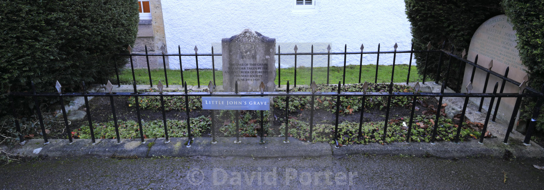 "Little Johns Grave, St Michaels church, Hathersage village, Derbyshire, Peak..." stock image