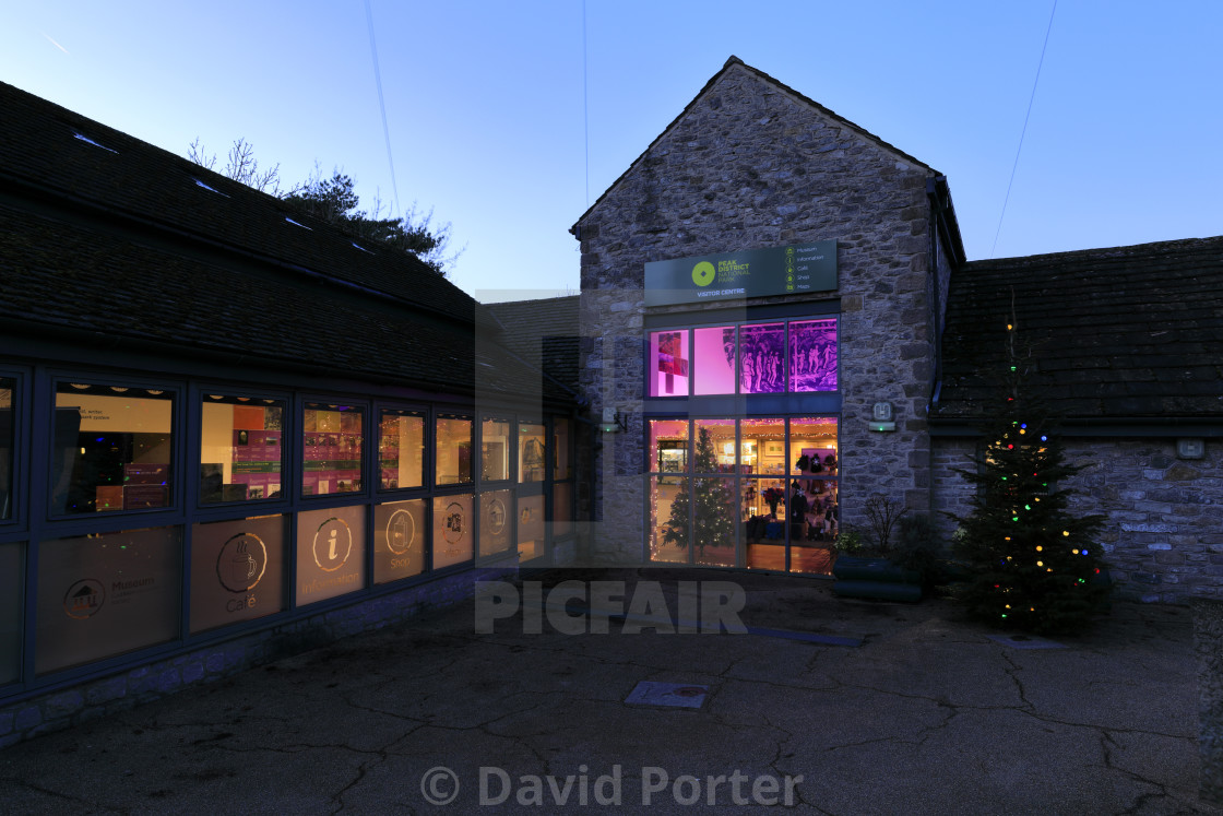 "The Castleton visitor centre, Castleton village, Derbyshire, Peak District..." stock image