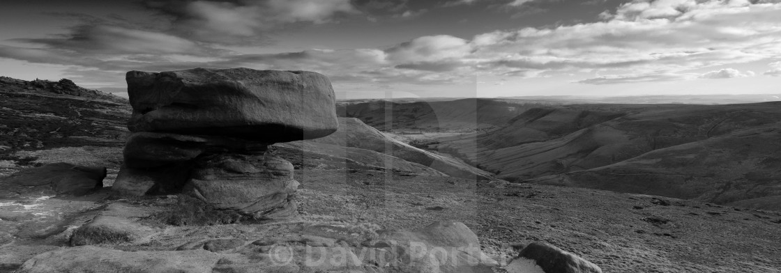 "The Noe Stool rock formation on Kinder Scout, Pennine Way, Peak District..." stock image