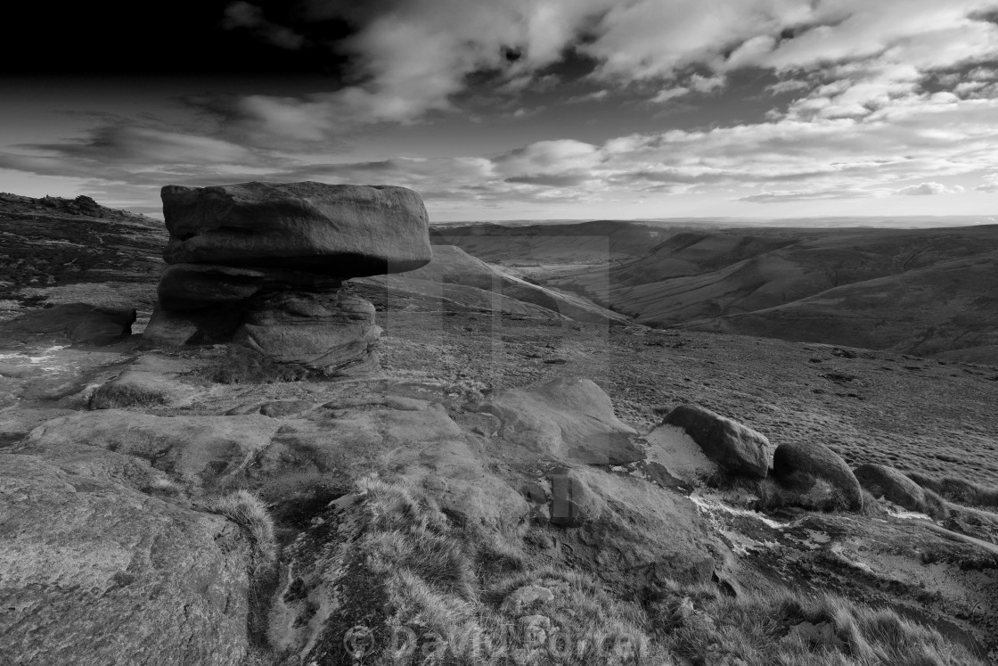 "The Noe Stool rock formation on Kinder Scout, Pennine Way, Peak District..." stock image