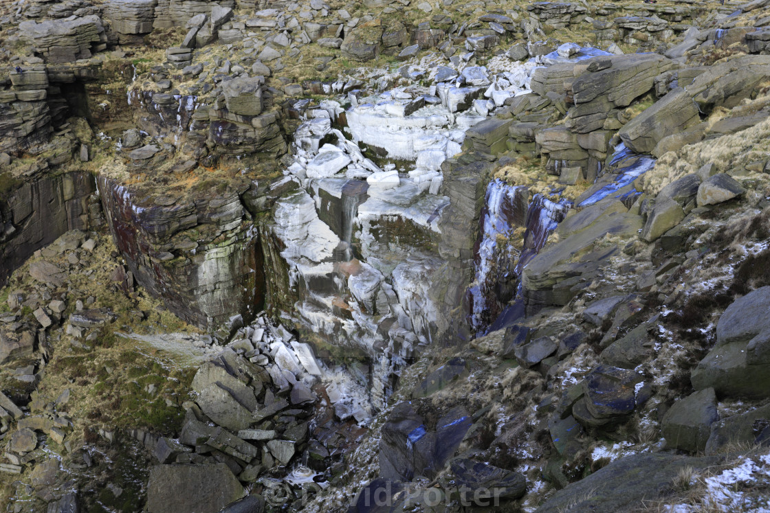 "A frozen Kinder Downfall waterfall, Kinder Scout, Pennine Way, Peak District..." stock image