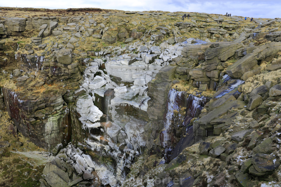 "A frozen Kinder Downfall waterfall, Kinder Scout, Pennine Way, Peak District..." stock image