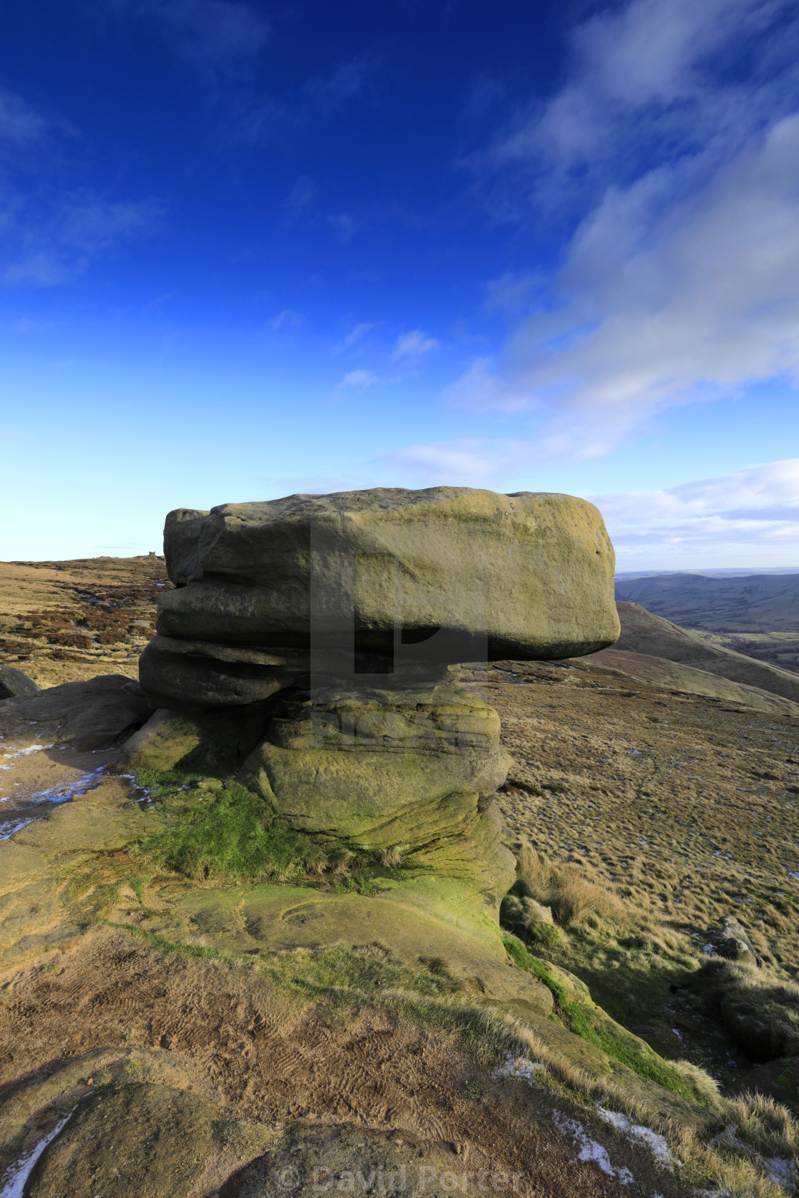 "The Noe Stool rock formation on Kinder Scout, Pennine Way, Peak District..." stock image