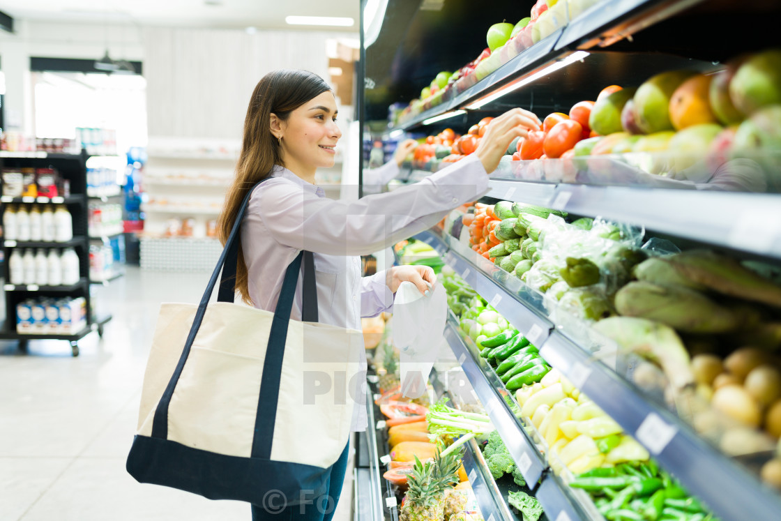 "I like to buy fresh produce at the supermarket" by Foto Creativa - £3.80 "I like to buy fresh produce at the supermarket" stock image