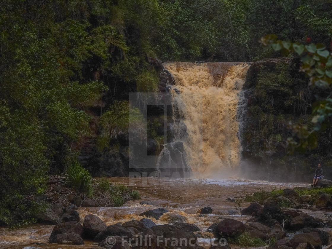 "Waterfall in O'ahu" stock image