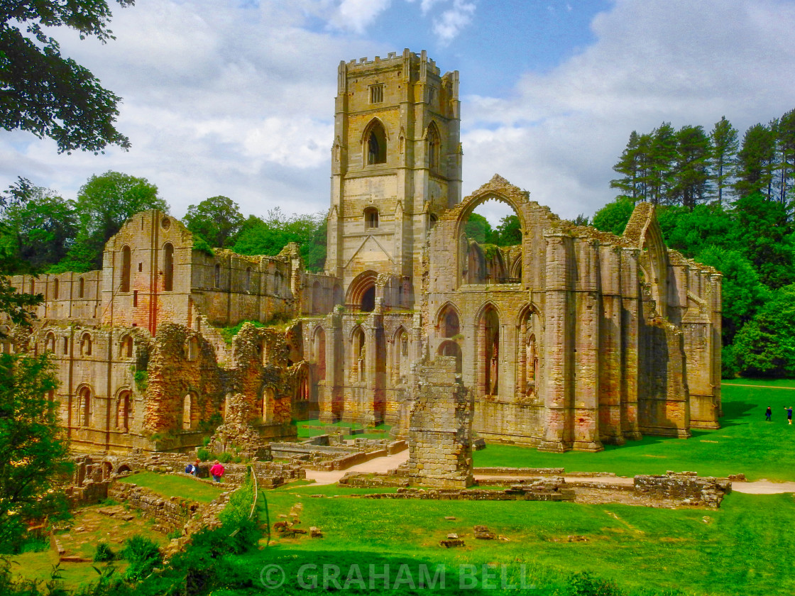 "FOUNTAINS ABBEY" stock image