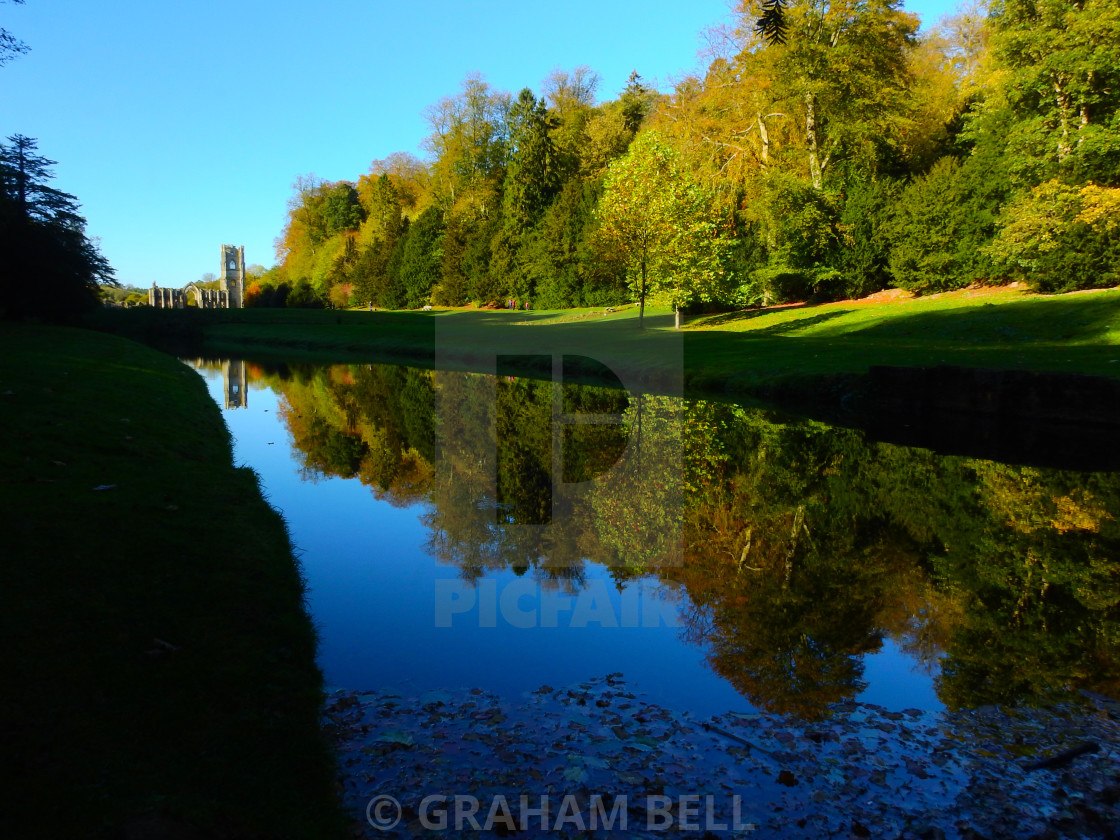 "FOUNTAINS ABBEY MONASTERY" stock image