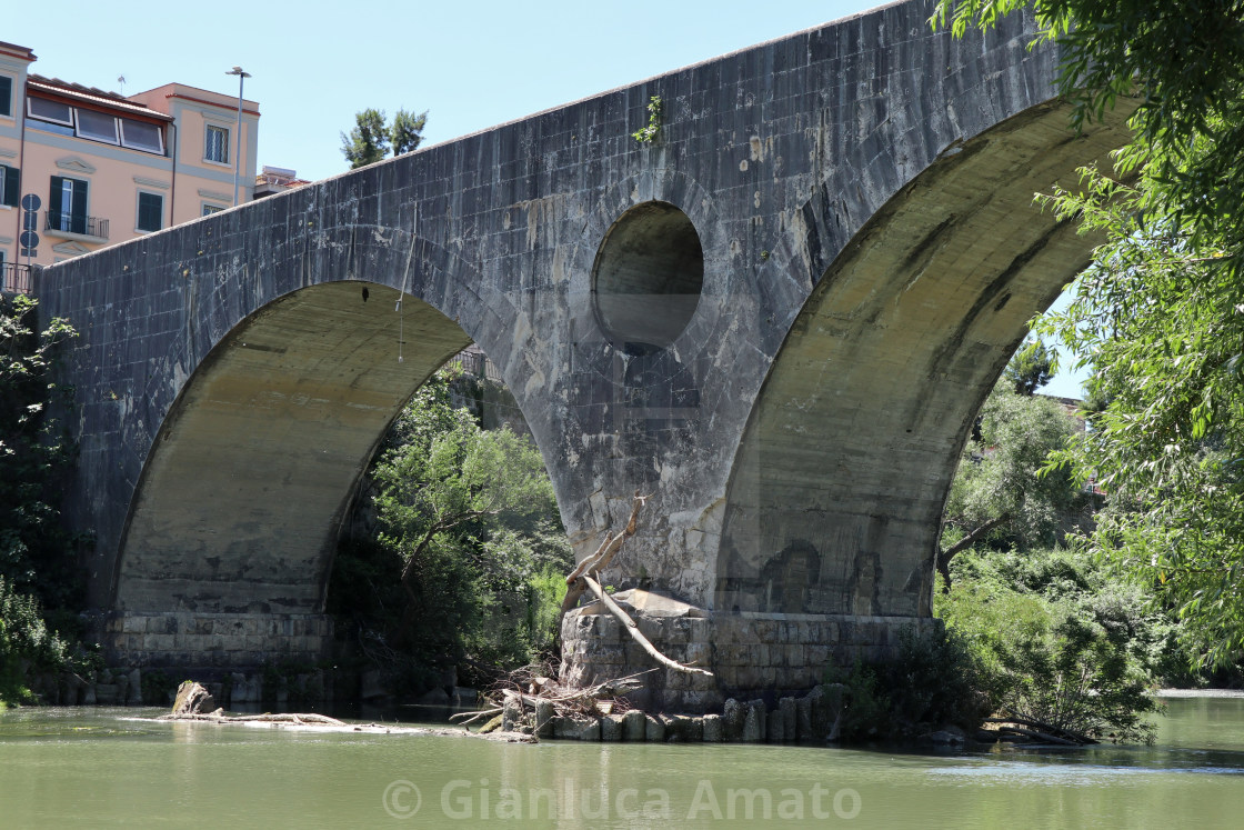 "Capua - Particolare del Ponte romano dalla riva del fiume Volturno" stock image