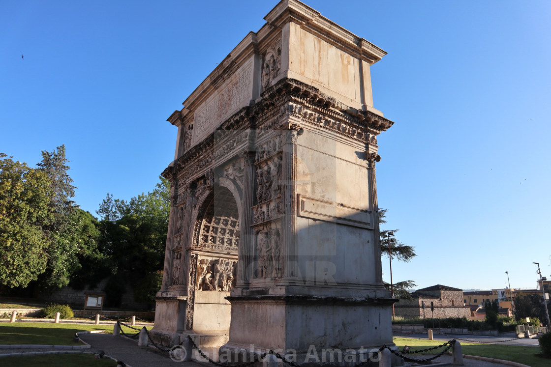 "Benevento - Arco di Traiano la mattina presto" stock image