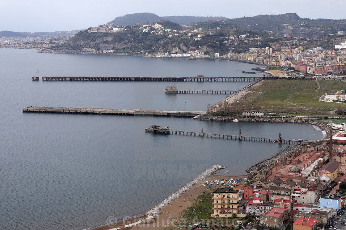 "Napoli - Pontili di Bagnoli dal Parco Virgiliano" stock image